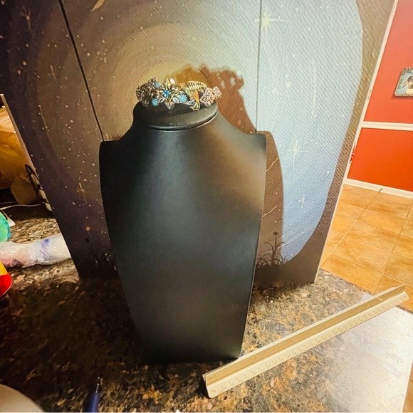 💙Beautiful Silver Turquoise.& Blue Topaz Floral Wrist Cuff with Amazing Detail! - Picture 2 of 12